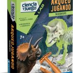 ARQUEOJUGANDO TRICERATOPS FLUORESCENTES