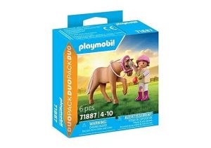 NIÑA CON PONI